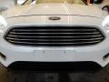 Oxford White - Focus Titanium Hatch Photo No. 12