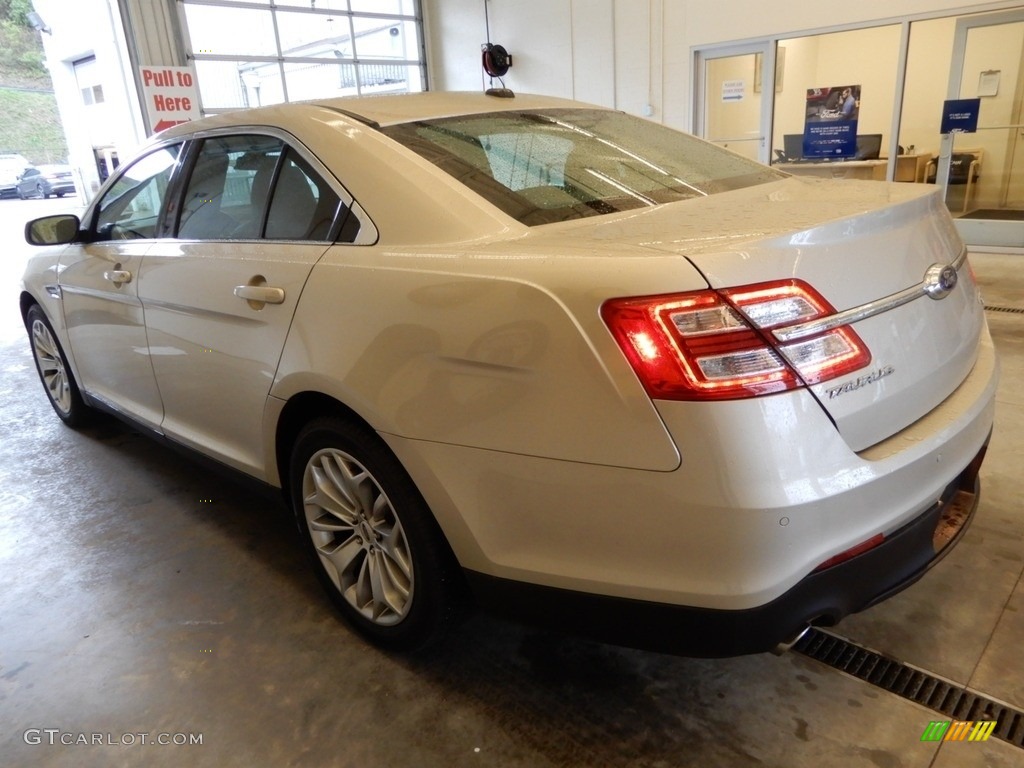 2018 Taurus Limited AWD - White Gold / Charcoal Black photo #8