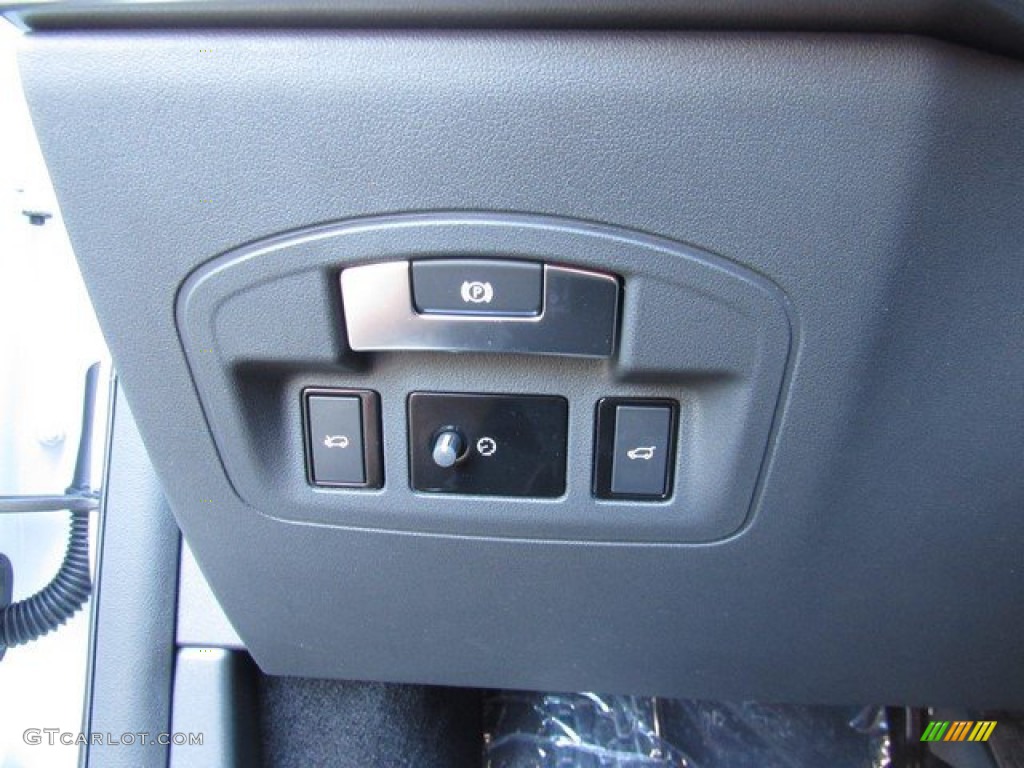 2019 Jaguar I-PACE S AWD Controls Photo #133106239