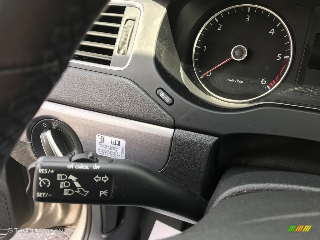 2013 Jetta TDI Sedan - Moonrock Silver Metallic / Titan Black photo #16