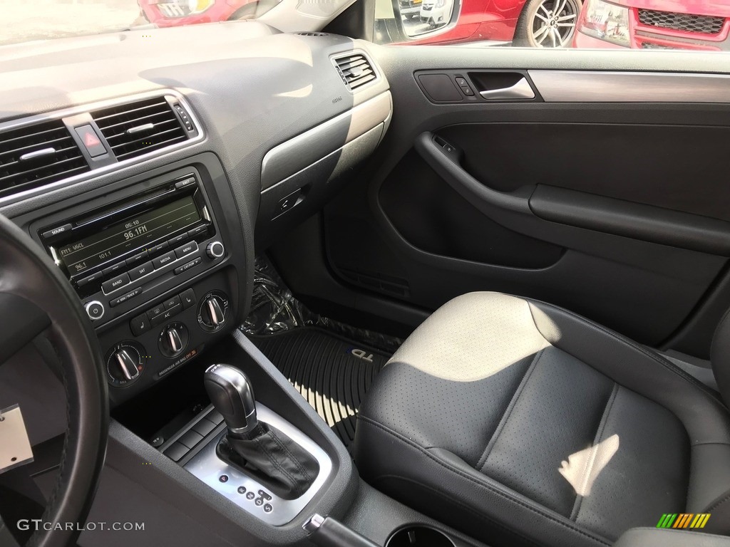 2013 Jetta TDI Sedan - Moonrock Silver Metallic / Titan Black photo #24