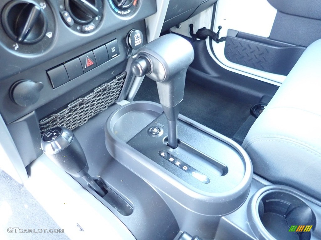 2009 Wrangler Unlimited X 4x4 - Stone White / Dark Slate Gray/Medium Slate Gray photo #25