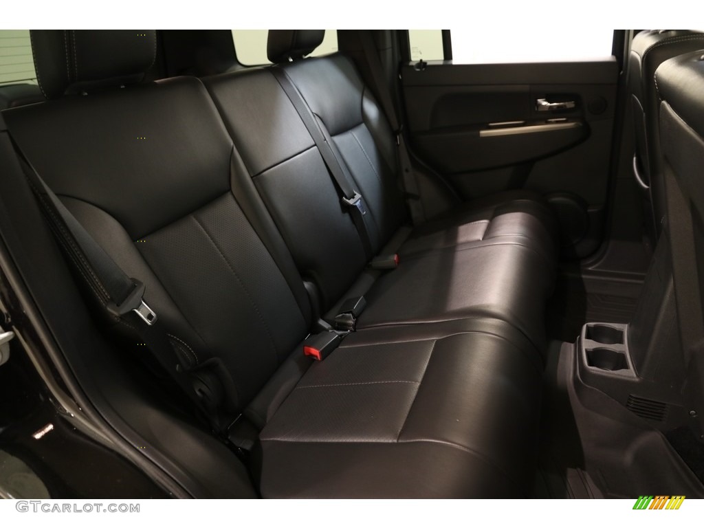 2012 Liberty Jet 4x4 - Brilliant Black Crystal Pearl / Dark Slate Gray photo #18