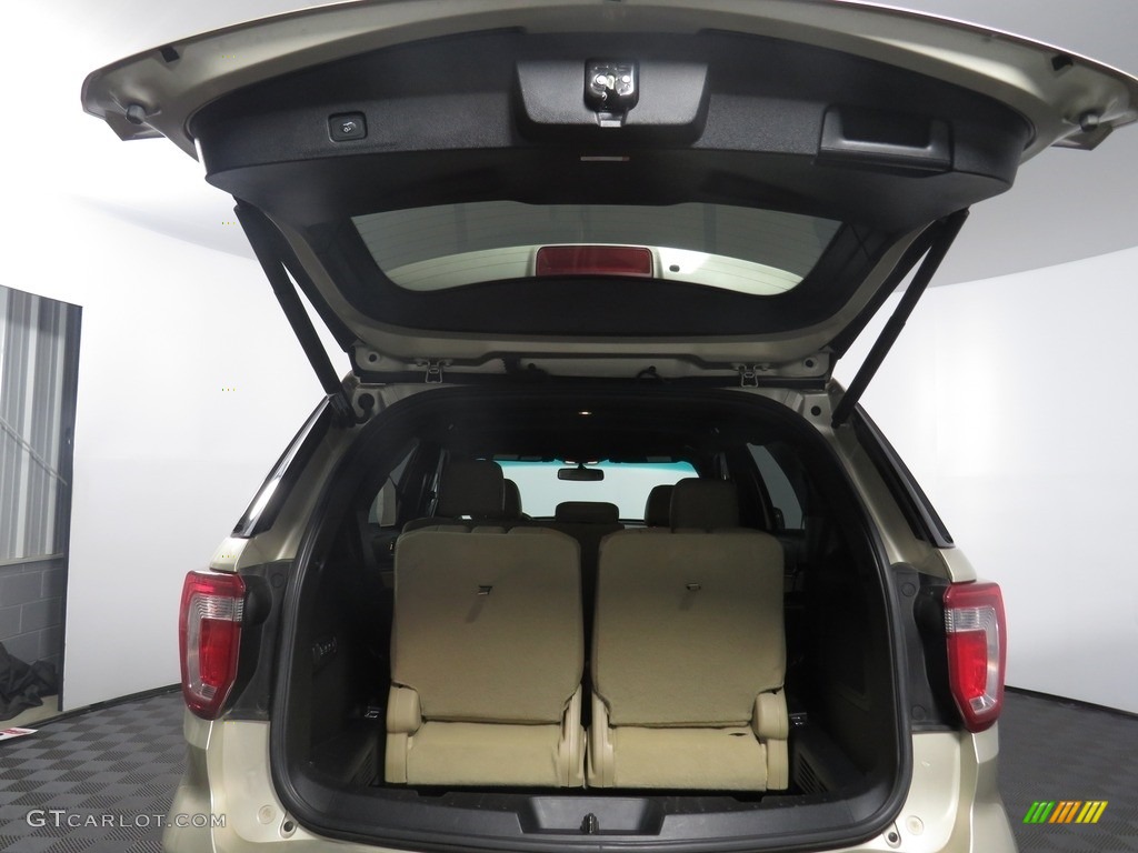 2017 Explorer Limited 4WD - White Gold / Medium Light Camel photo #19