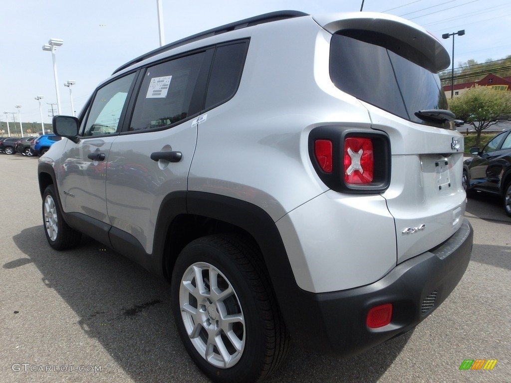 2019 Renegade Sport 4x4 - Glacier Metallic / Black photo #3