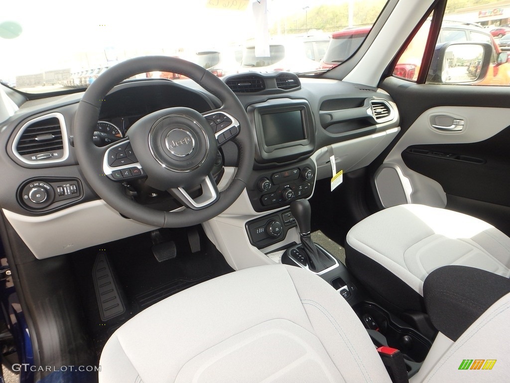 Black/Ski Grey Interior 2019 Jeep Renegade Latitude 4x4 Photo #133121174