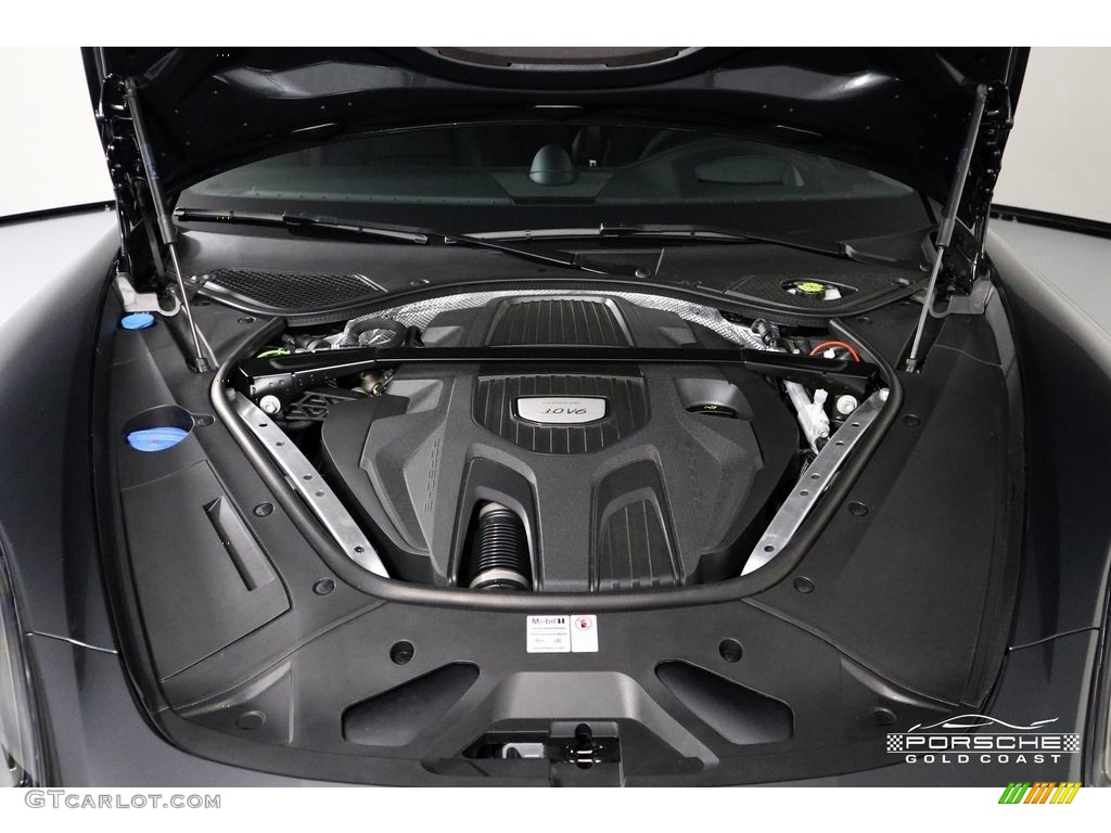 2019 Porsche Panamera 4 Sport Turismo Engine Photos