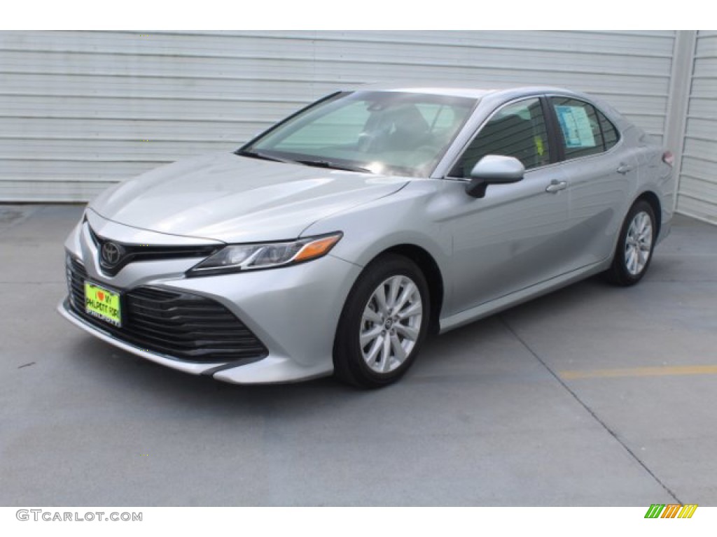 2018 Celestial Silver Metallic Toyota Camry LE 133108294 Photo 4