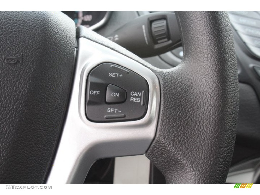 2019 Ford Fiesta SE Hatchback Charcoal Black Steering Wheel Photo #133124648