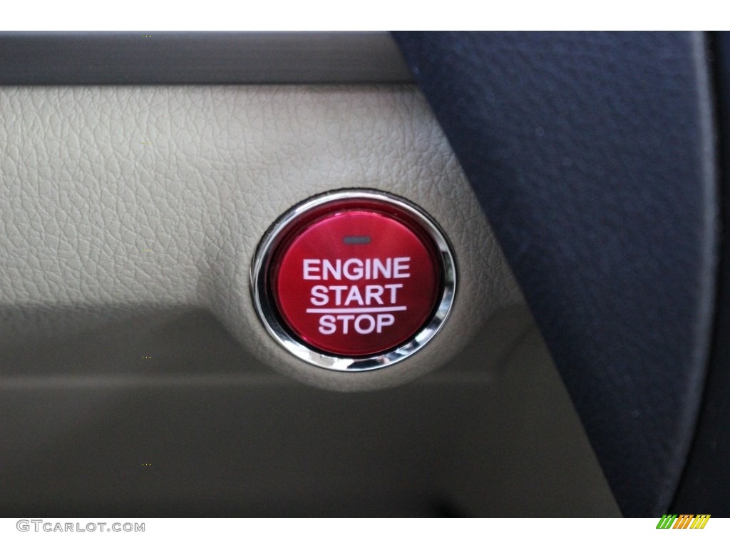 2017 RDX Technology AWD - White Diamond Pearl / Parchment photo #33