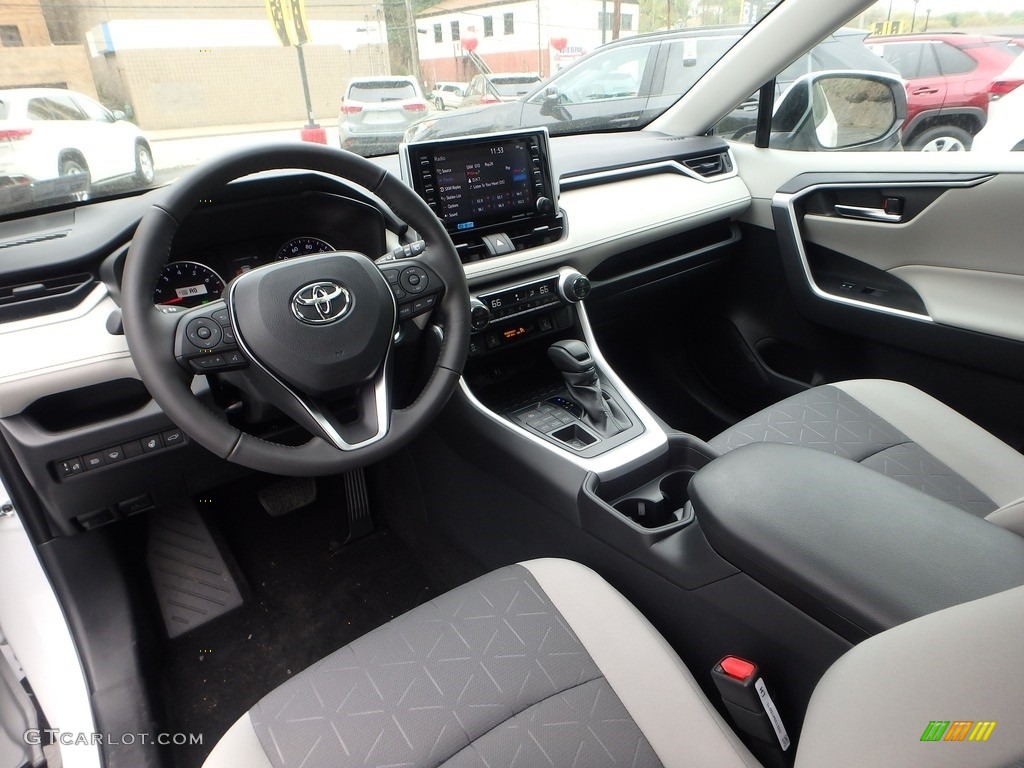 Light Gray Interior 2019 Toyota RAV4 XLE AWD Photo #133135172