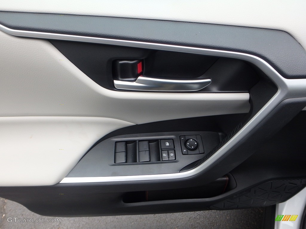 2019 Toyota RAV4 XLE AWD Light Gray Door Panel Photo #133135208
