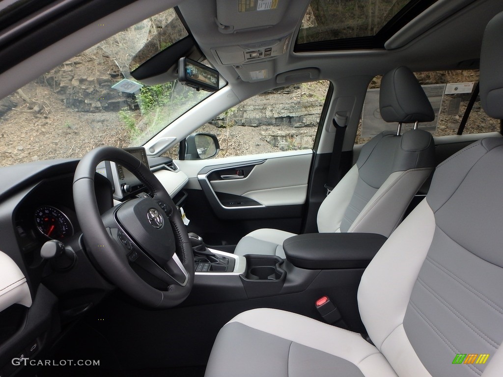 Light Gray Interior 2019 Toyota RAV4 XLE AWD Photo #133137974