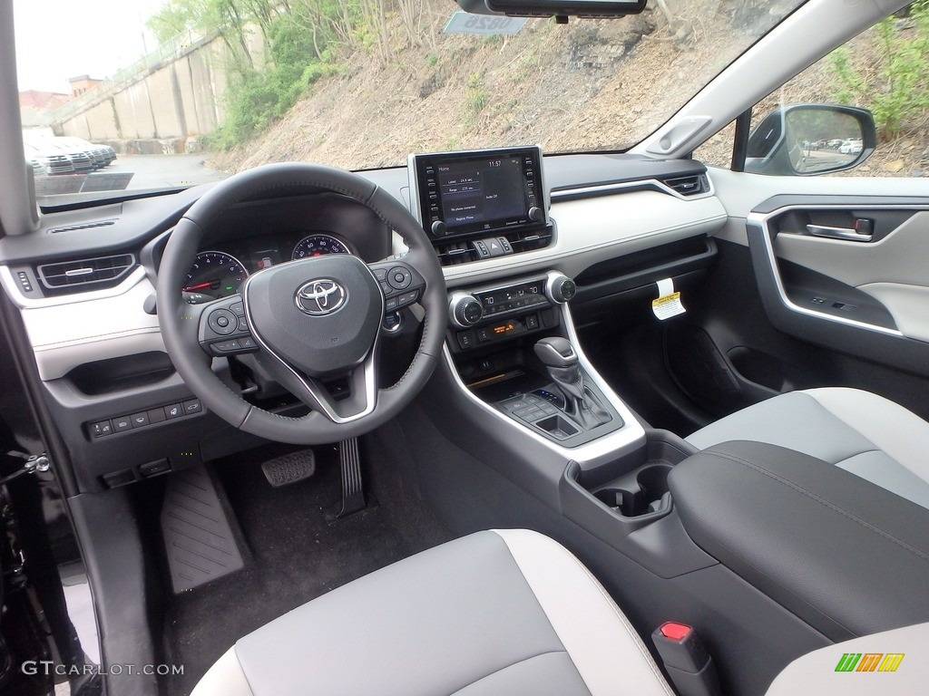 Light Gray Interior 2019 Toyota RAV4 XLE AWD Photo #133138040
