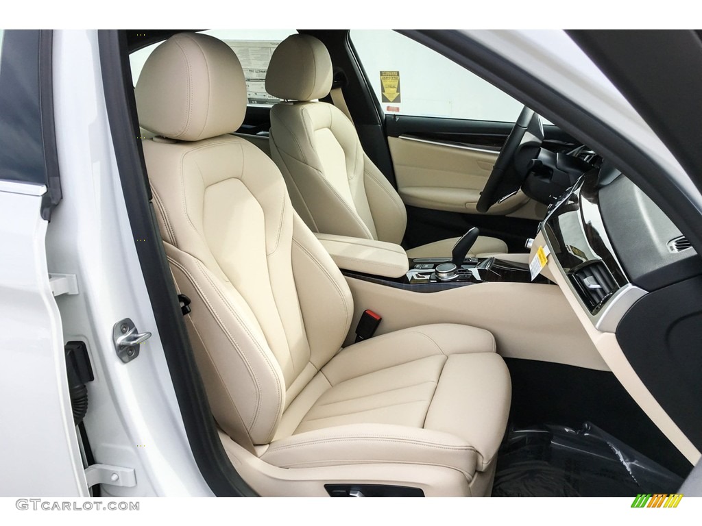 2019 BMW 5 Series 530i Sedan Front Seat Photo #133138292