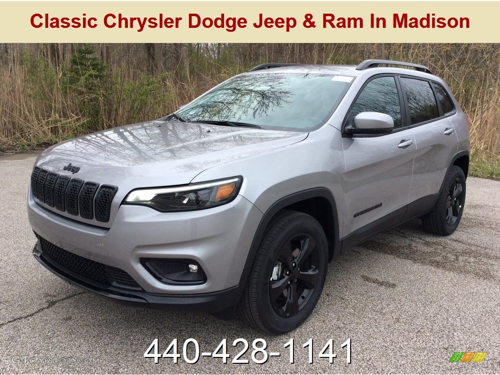 2019 Cherokee Latitude Plus 4x4 - Billet Silver Metallic / Black photo #1