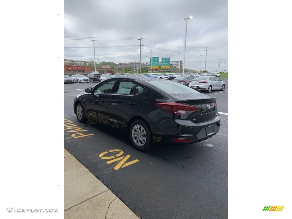 2019 Elantra SE - Phantom Black / Black photo #6