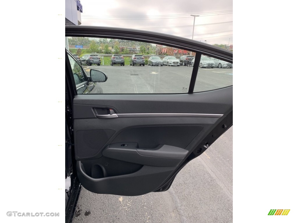 2019 Elantra SE - Phantom Black / Black photo #23