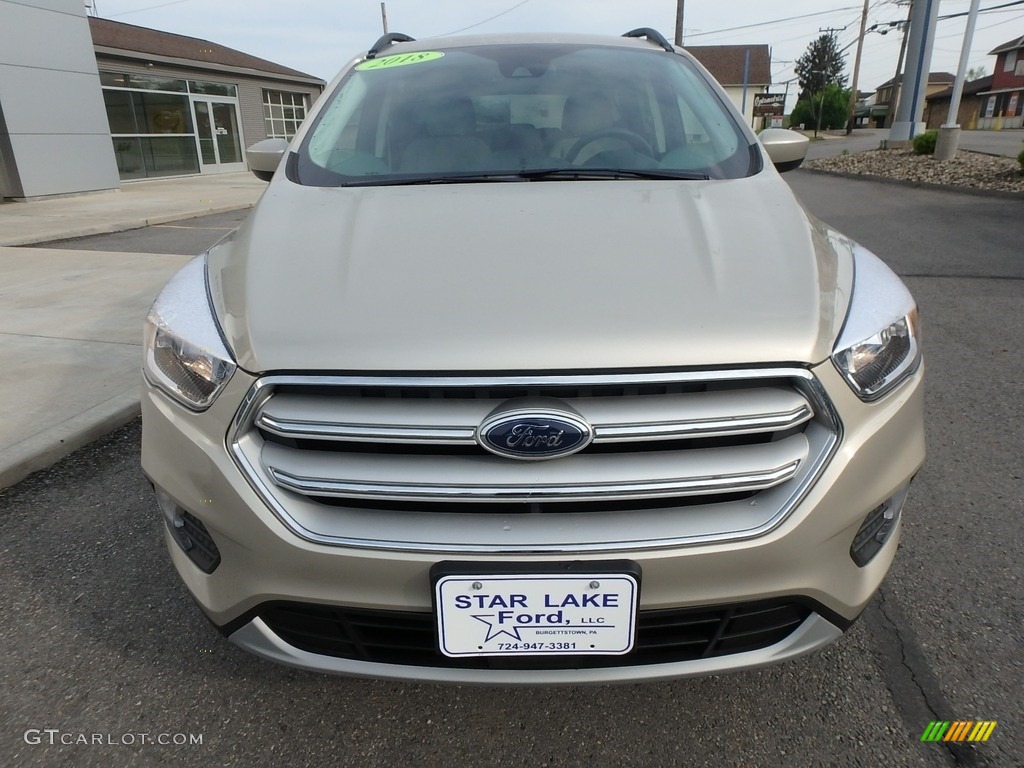 2018 Escape SE - White Gold / Medium Light Stone photo #2