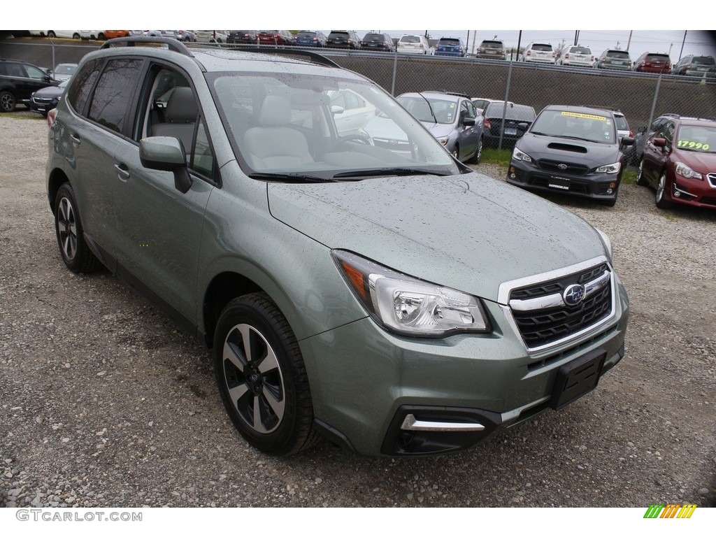 2017 Forester 2.5i Premium - Jasmine Green Metallic / Gray photo #3