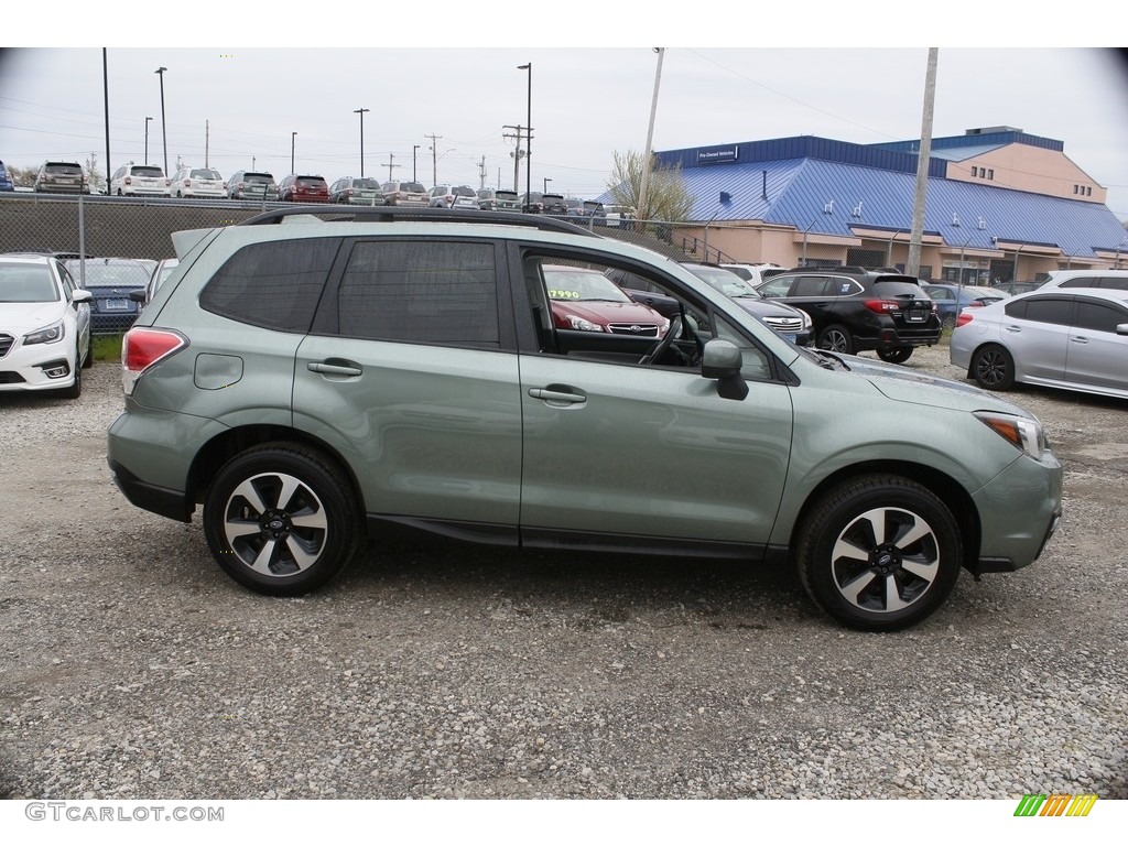 2017 Forester 2.5i Premium - Jasmine Green Metallic / Gray photo #4