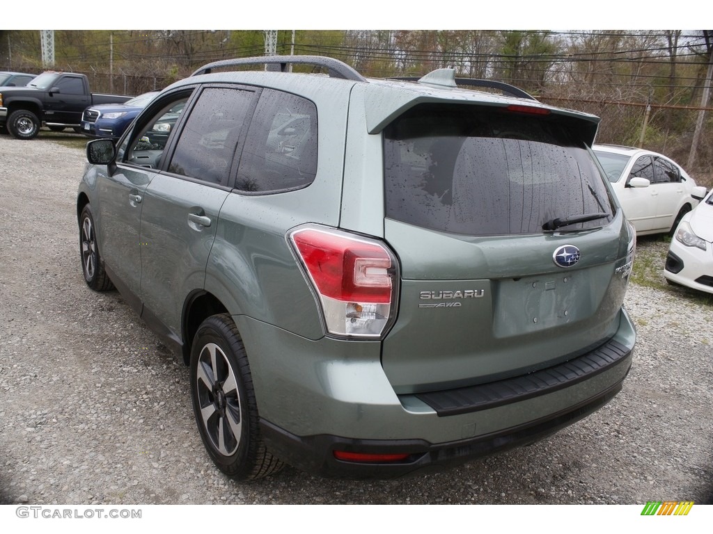 2017 Forester 2.5i Premium - Jasmine Green Metallic / Gray photo #7