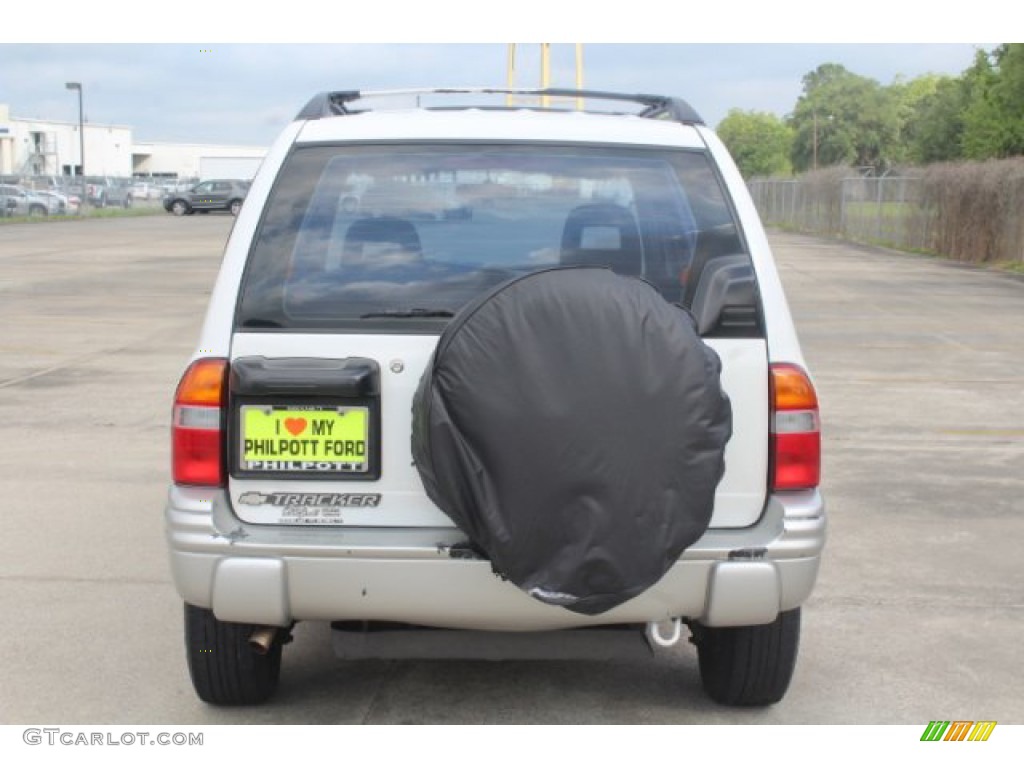 2002 Tracker LT 4WD Hard Top - White / Medium Gray photo #8
