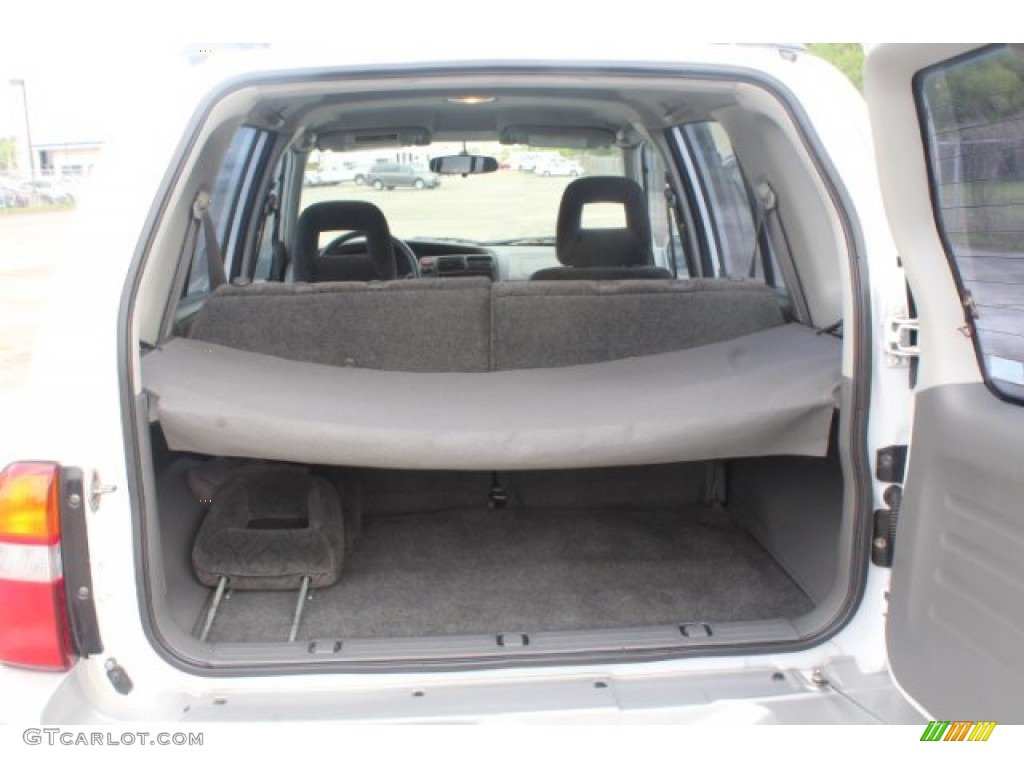 2002 Tracker LT 4WD Hard Top - White / Medium Gray photo #19