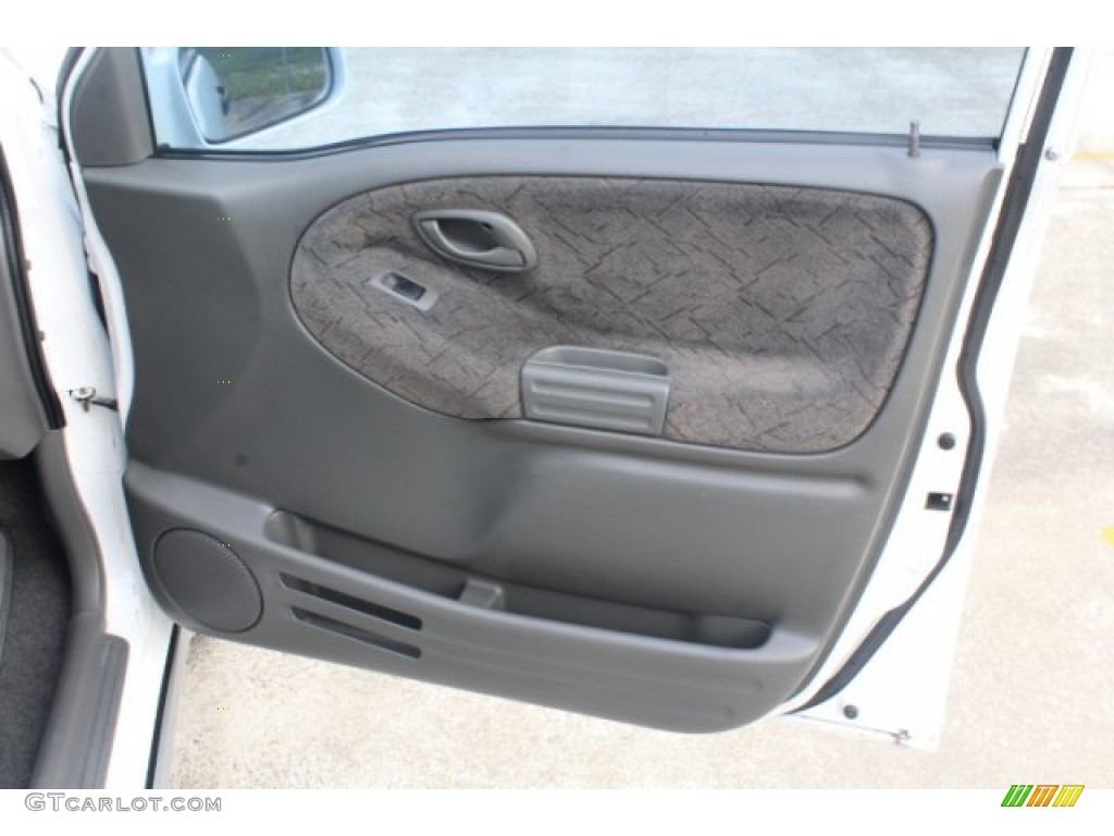 2002 Tracker LT 4WD Hard Top - White / Medium Gray photo #22