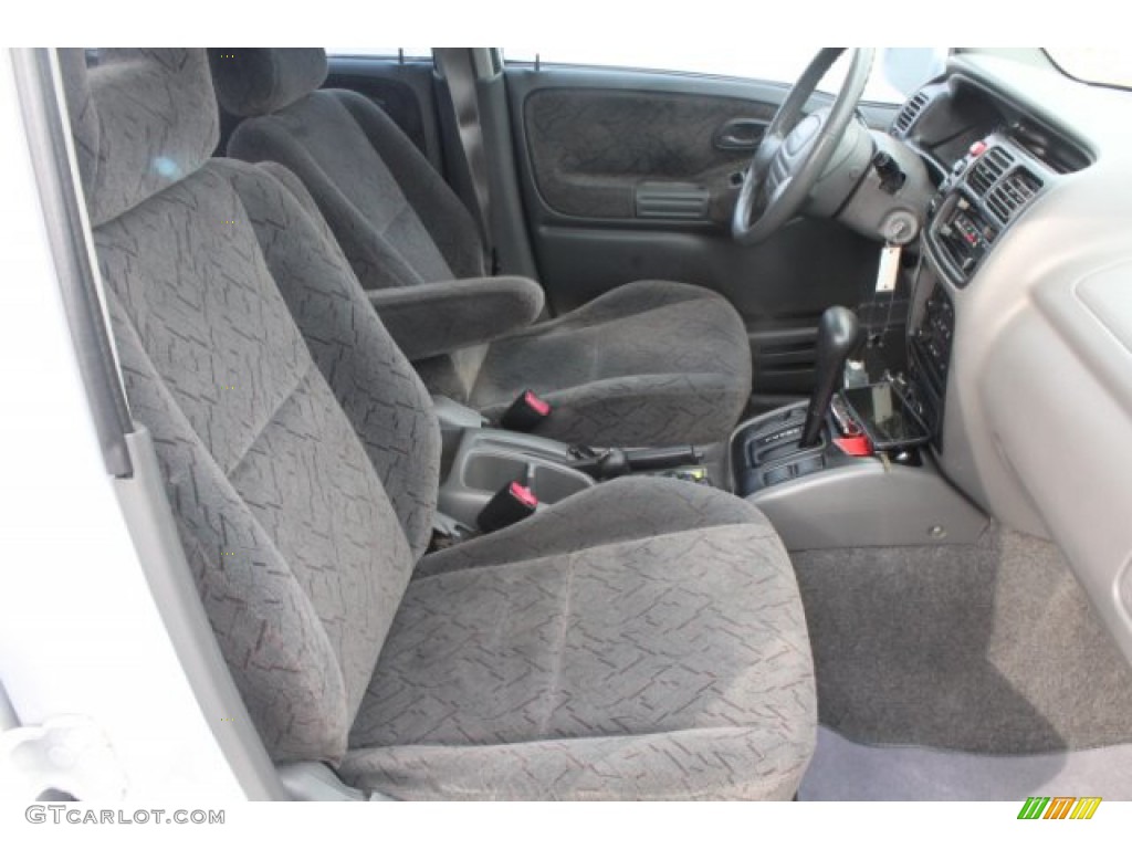 2002 Tracker LT 4WD Hard Top - White / Medium Gray photo #23
