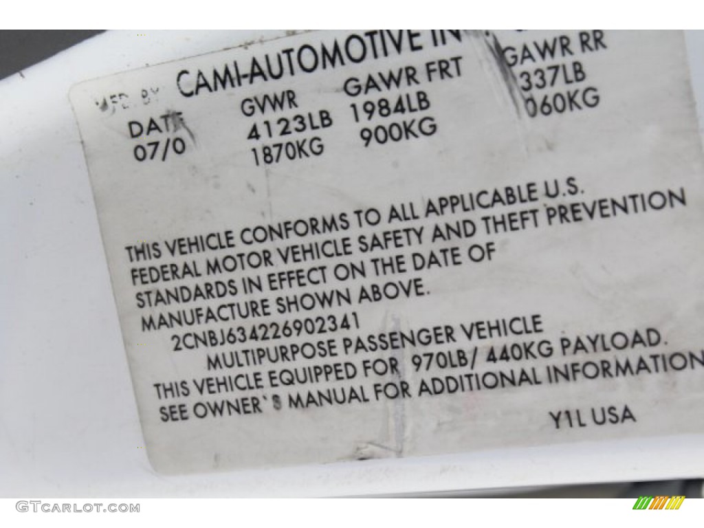 2002 Tracker LT 4WD Hard Top - White / Medium Gray photo #26