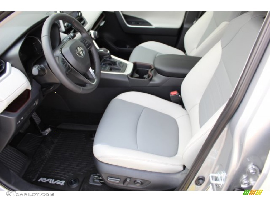 2019 RAV4 Limited - Silver Sky Metallic / Light Gray photo #10