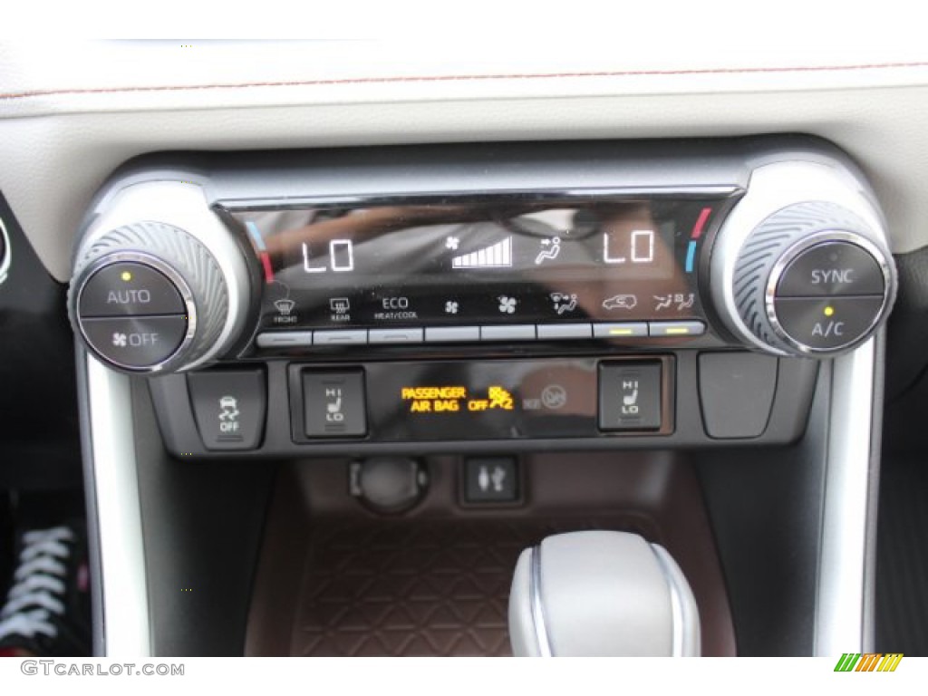2019 RAV4 Limited - Silver Sky Metallic / Light Gray photo #12