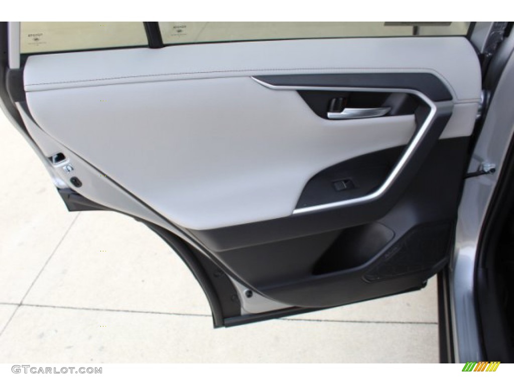 2019 RAV4 Limited - Silver Sky Metallic / Light Gray photo #16
