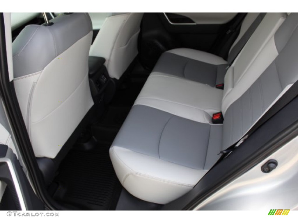 2019 RAV4 Limited - Silver Sky Metallic / Light Gray photo #17