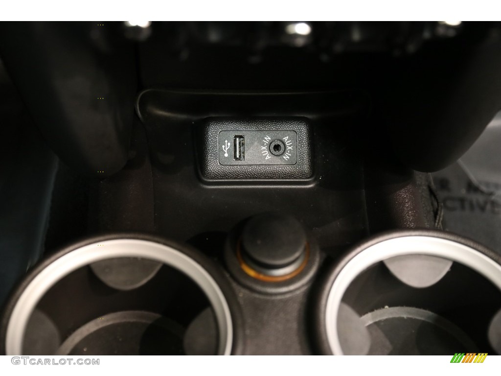2013 Cooper Roadster - Chili Red / Carbon Black photo #15