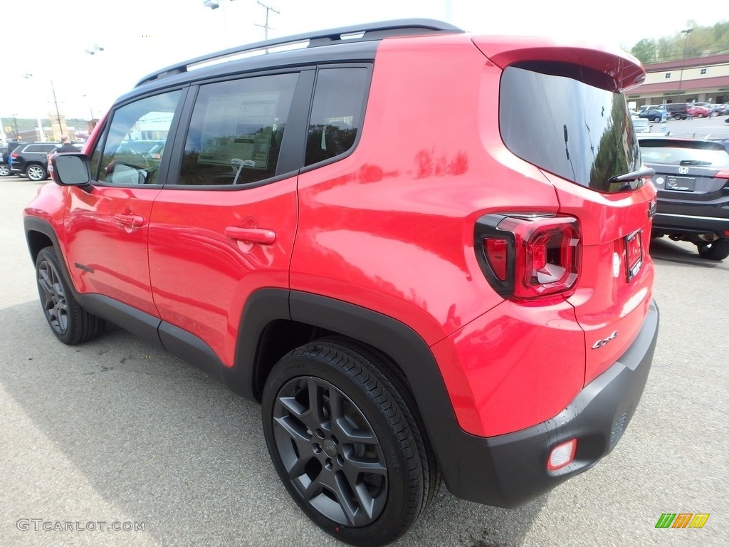 2019 Renegade Latitude 4x4 - Colorado Red / Black photo #3