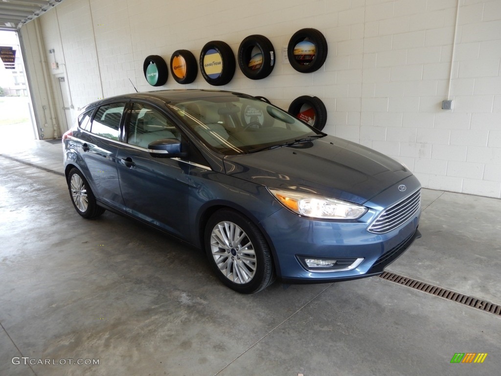 2018 Focus Titanium Hatch - Blue Metallic / Medium Soft Ceramic photo #1