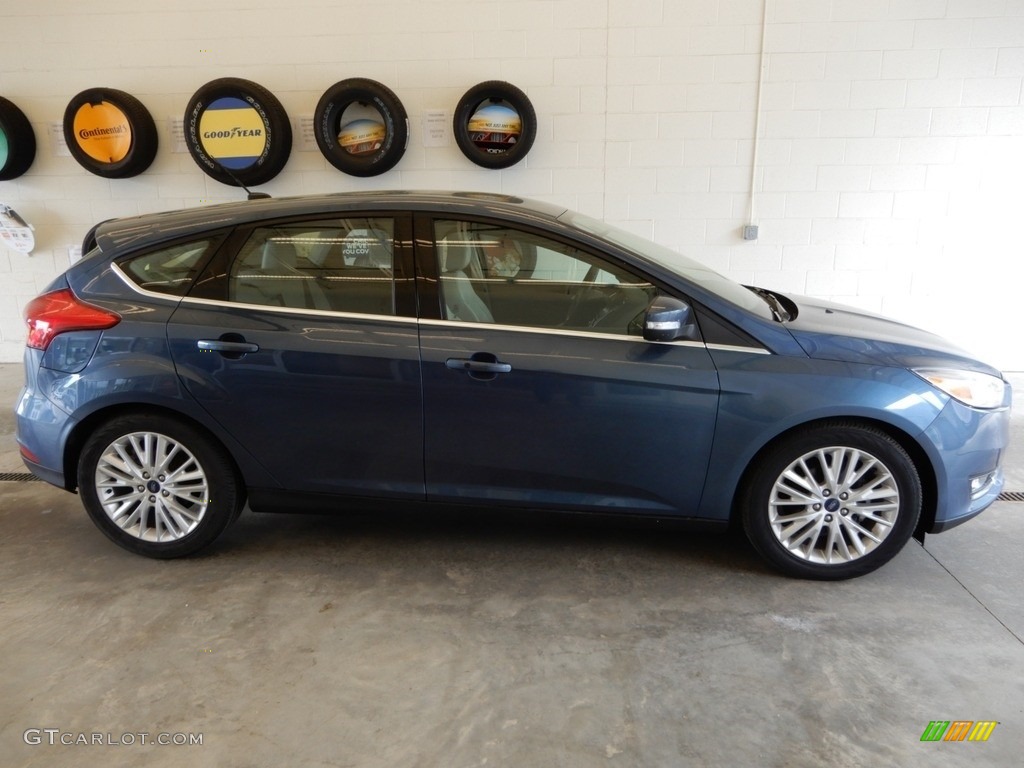 2018 Focus Titanium Hatch - Blue Metallic / Medium Soft Ceramic photo #3