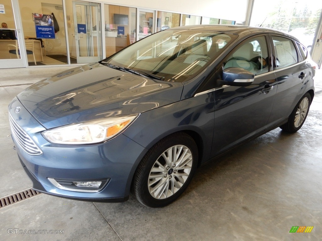 2018 Focus Titanium Hatch - Blue Metallic / Medium Soft Ceramic photo #10