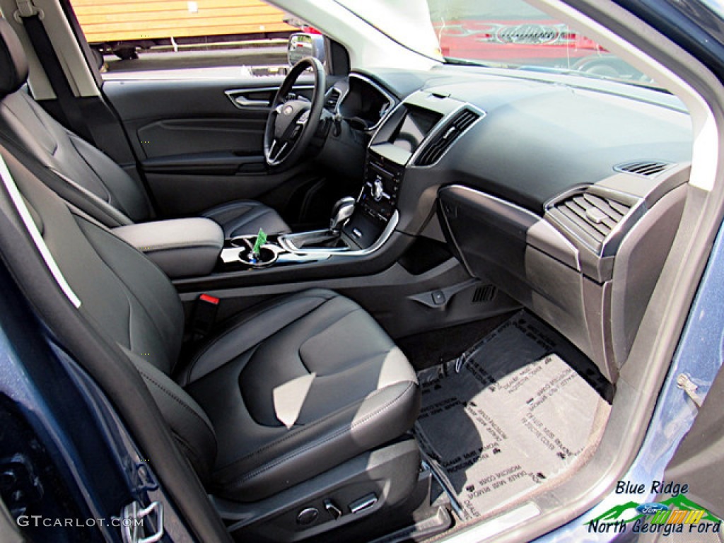 2018 Edge Titanium AWD - Blue / Ebony photo #30