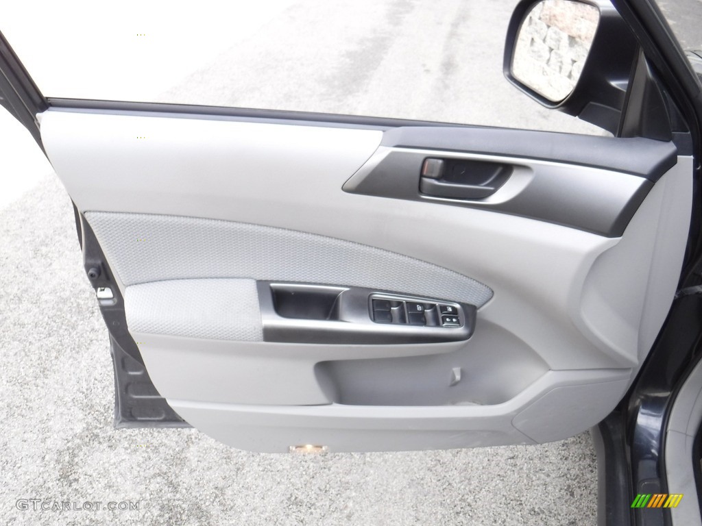 2011 Forester 2.5 X - Steel Silver Metallic / Platinum photo #14