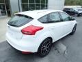 Oxford White - Focus SEL Hatch Photo No. 2