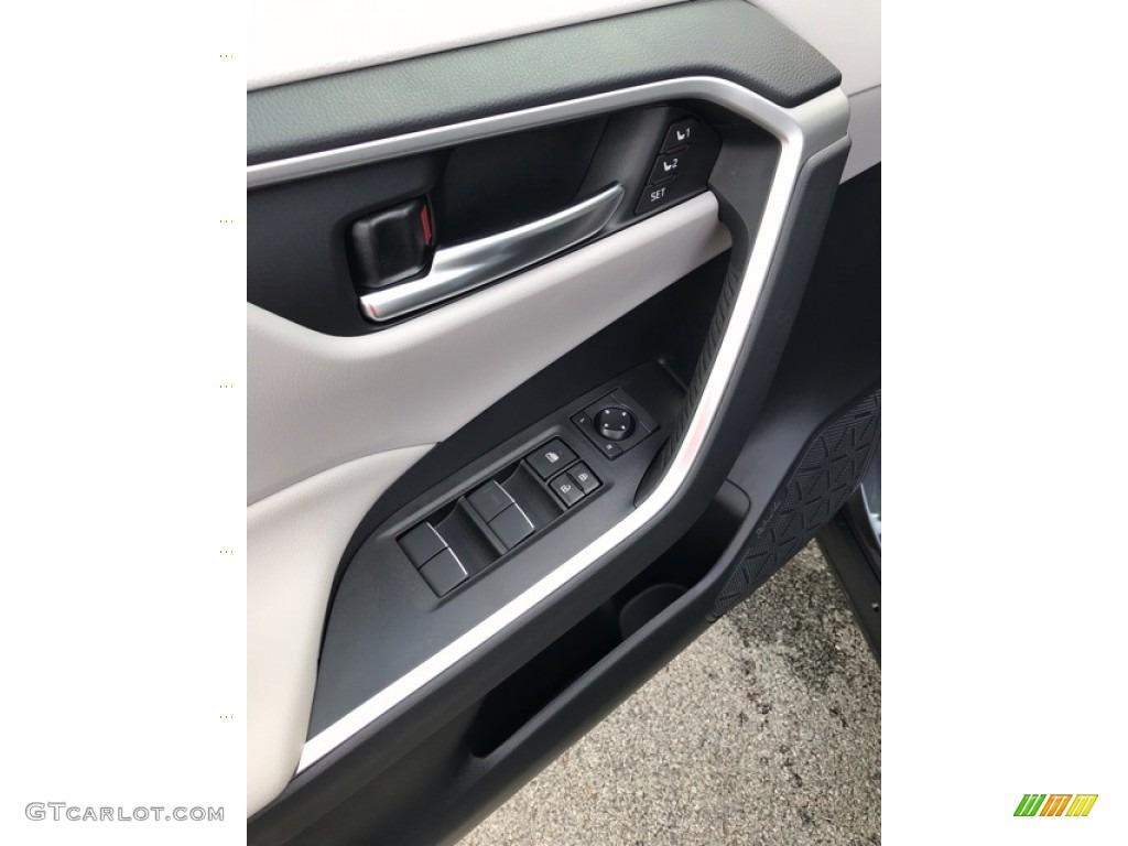 2019 RAV4 XLE AWD - Magnetic Gray Metallic / Light Gray photo #10