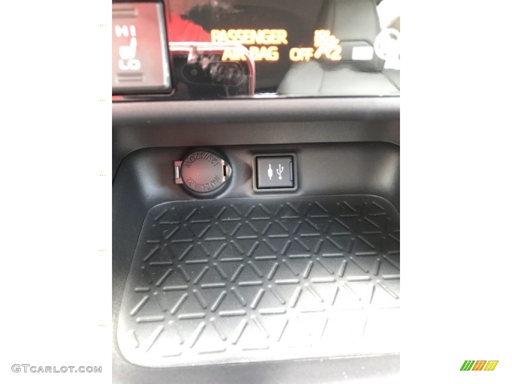 2019 RAV4 XLE AWD - Magnetic Gray Metallic / Light Gray photo #36