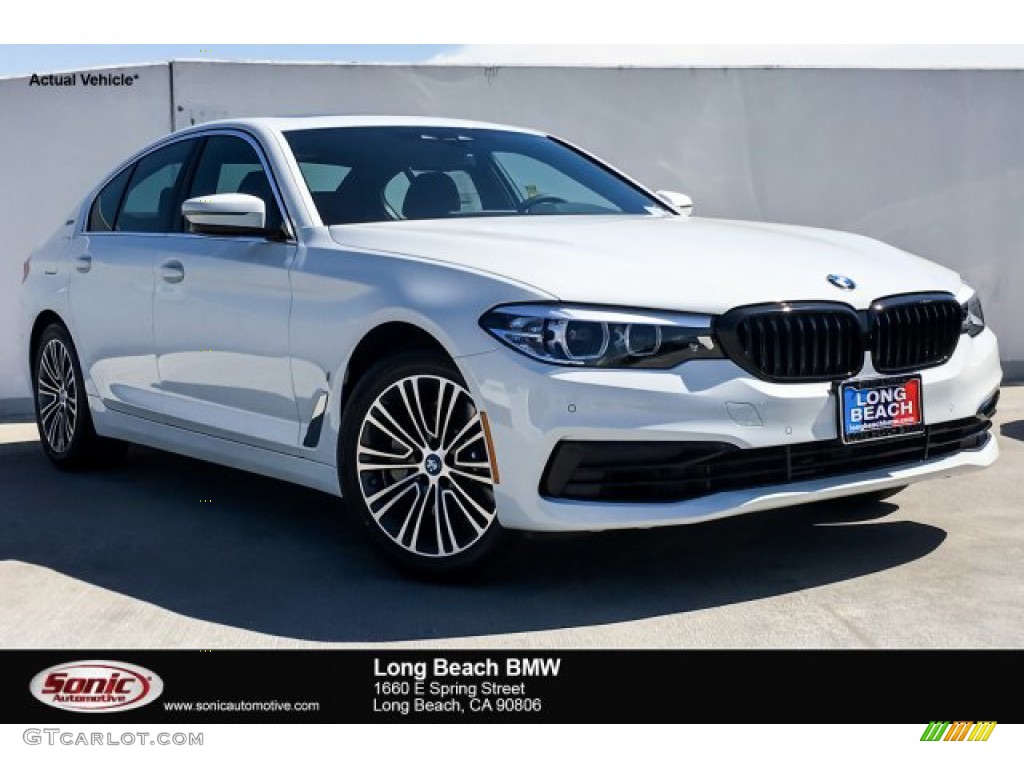 2019 5 Series 530e iPerformance Sedan - Alpine White / Black photo #1