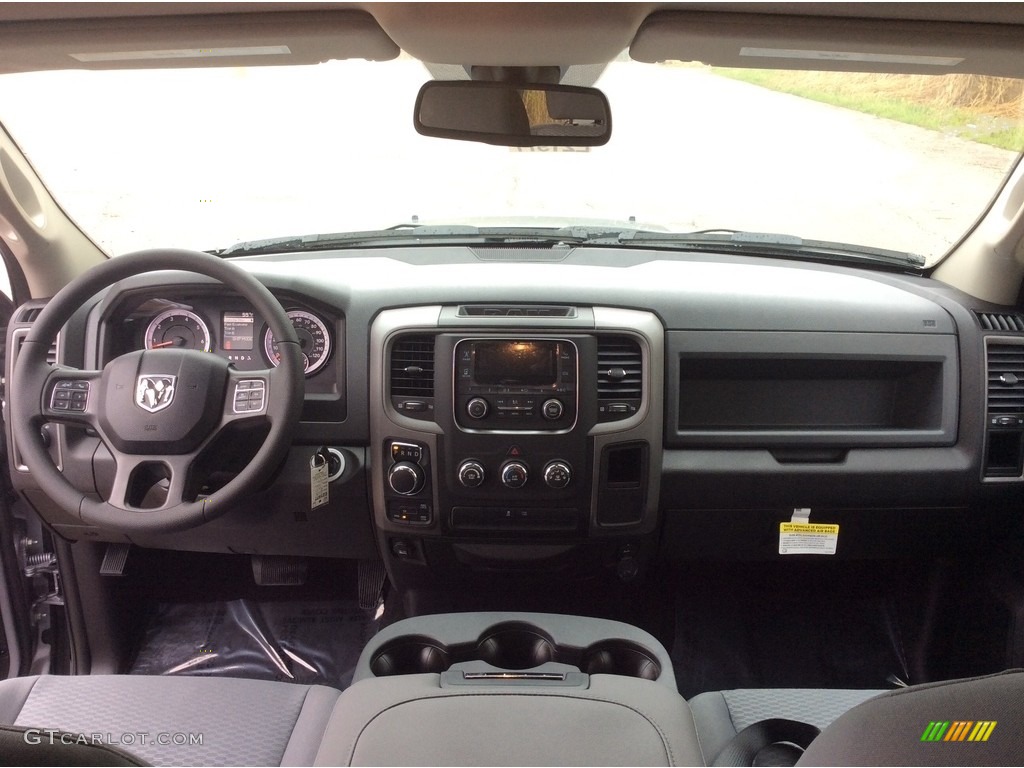 2019 1500 Classic Tradesman Crew Cab 4x4 - Billett Silver Metallic / Black/Diesel Gray photo #11