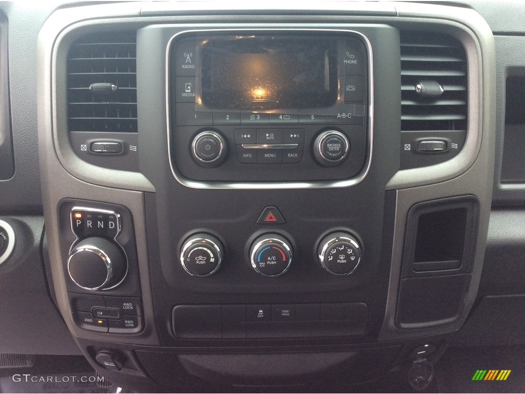 2019 1500 Classic Tradesman Crew Cab 4x4 - Billett Silver Metallic / Black/Diesel Gray photo #13