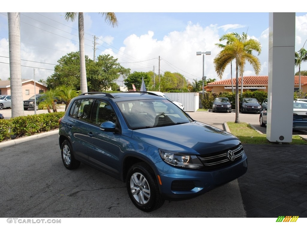 2017 Tiguan S - Pacific Blue Metallic / Charcoal photo #1