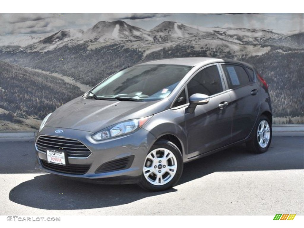 2015 Fiesta SE Hatchback - Magnetic Metallic / Medium Light Stone photo #5